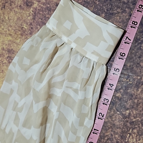 Calvin Klein | Beige and White Flowy Blouse - Picture 9 of 10